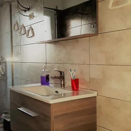 Guesthouse 招待所 *