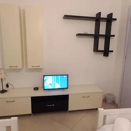 招待所 Guesthouse 地拉那